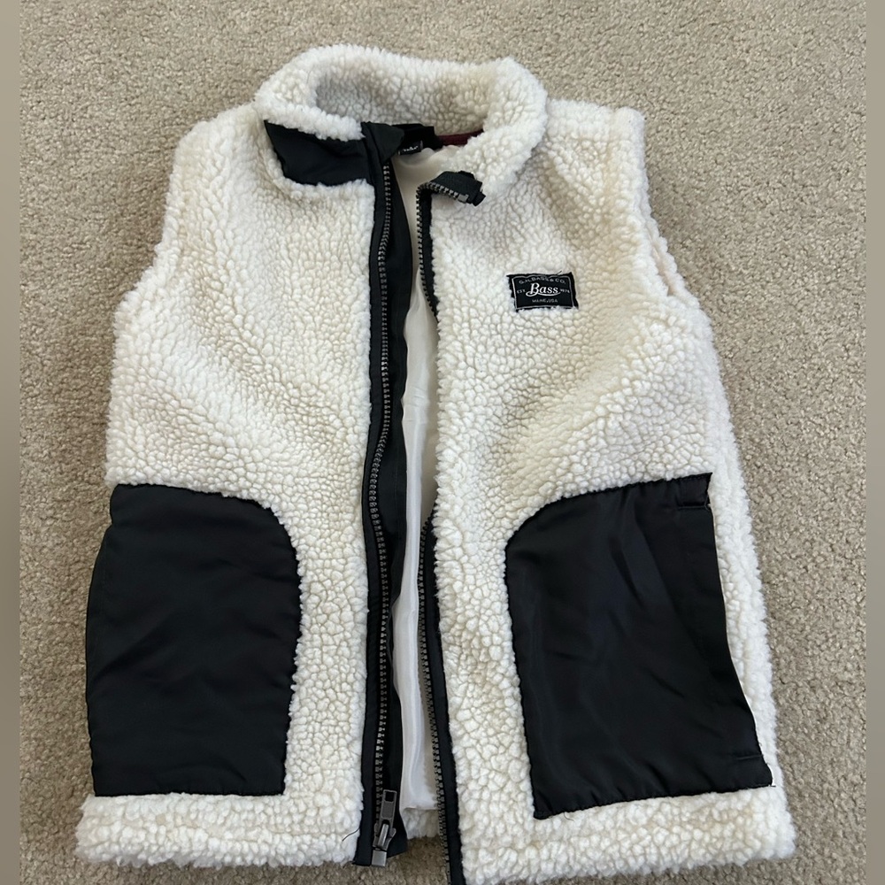 Boys bass vest size 5